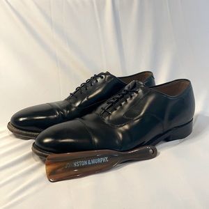 Men’s Johnston and Murphy black oxford‘s